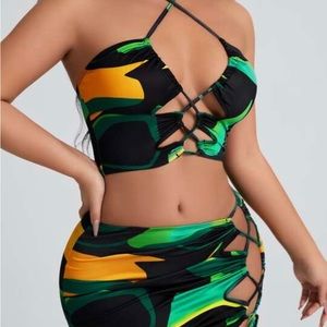 SHEIN SXY Allover Print Tie Backless Halter Top & Lace Up Front Bodycon Skirt